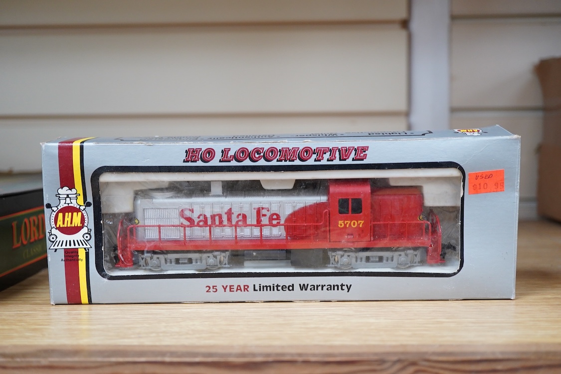 A quantity of US outline HO railway by Athearn, Bachmann, etc. including three locomotives; a Union Pacific Bo-Bo diesel, 1468, a Santa Fe Bo-Bo diesel, 5707, and a Santa Fe 0-4-0 tender engine, together with a 12-wheel